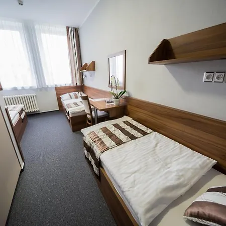 U Ledu Hotel Velké Popovice