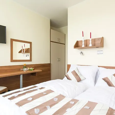 U Ledu Hotel