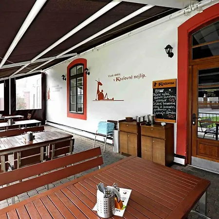 Hotel U Ledu Velké Popovice