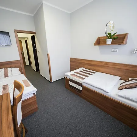 U Ledu Hotel Velké Popovice