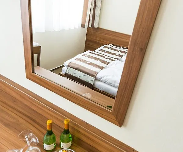 Hotel U Ledu Velke Popovice